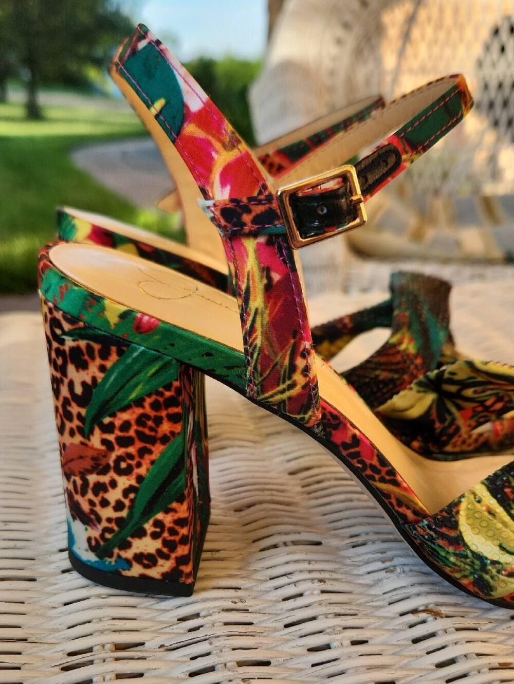 New Jessica Simpson Multicolor Tropical Knot Heels Sz 7.5 - Picture 3 of 10